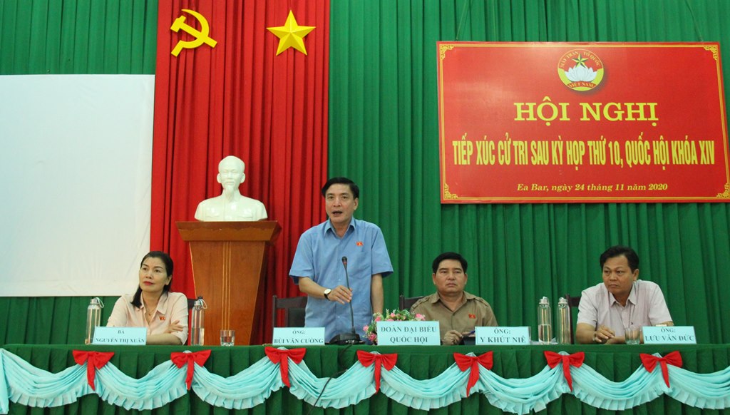 Đoàn đại biểu Quốc hội tỉnh tiếp xúc cử tri tại huyện Buôn Đôn