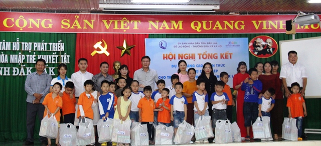 Hỗ trợ 100 trẻ em rối loạn phổ tự kỷ hòa nhập cộng đồng