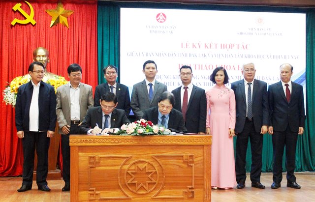 UBND tỉnh và Viện Hàn lâm Khoa học Xã hội Việt Nam  ký kết thỏa thuận hợp tác giai đoạn 2021 – 2025