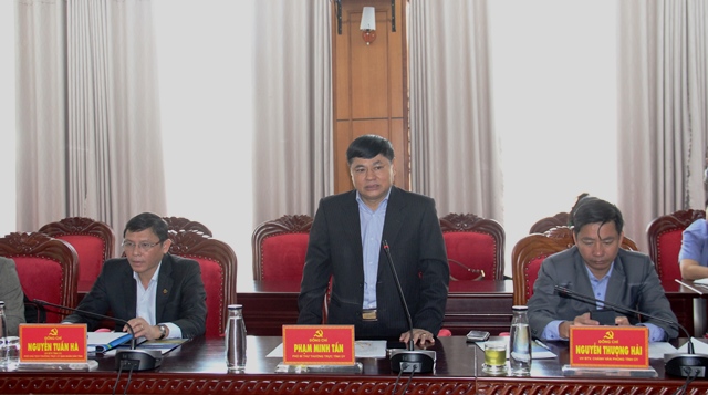 Thường trực Tỉnh ủy làm việc với Tổng Công ty Điện lực miền Trung