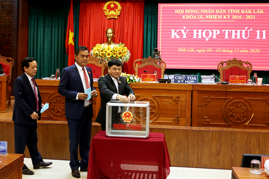 Kỳ họp thứ 11, HĐND tỉnh khóa IX: Bầu bổ sung Ủy viên UBND tỉnh khóa IX, nhiệm kỳ 2016 – 2021