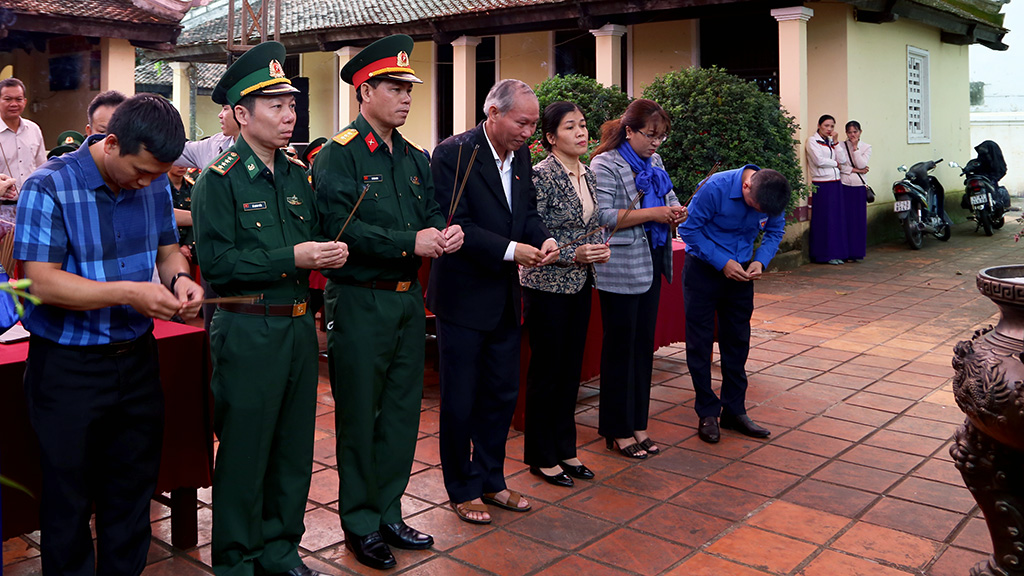 Lễ tưởng niệm các chiến sỹ Nam tiến hy sinh và đồng bào Lạc Giao tử nạn năm 1945