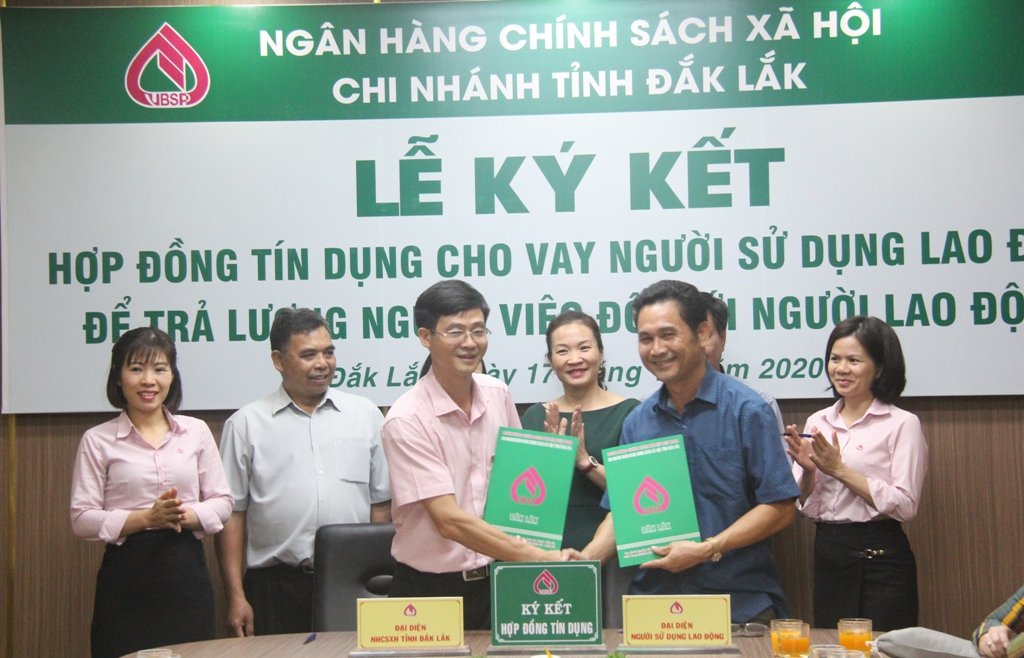 3 doanh nghiệp được vay vốn không lãi suất để trả lương cho người lao động