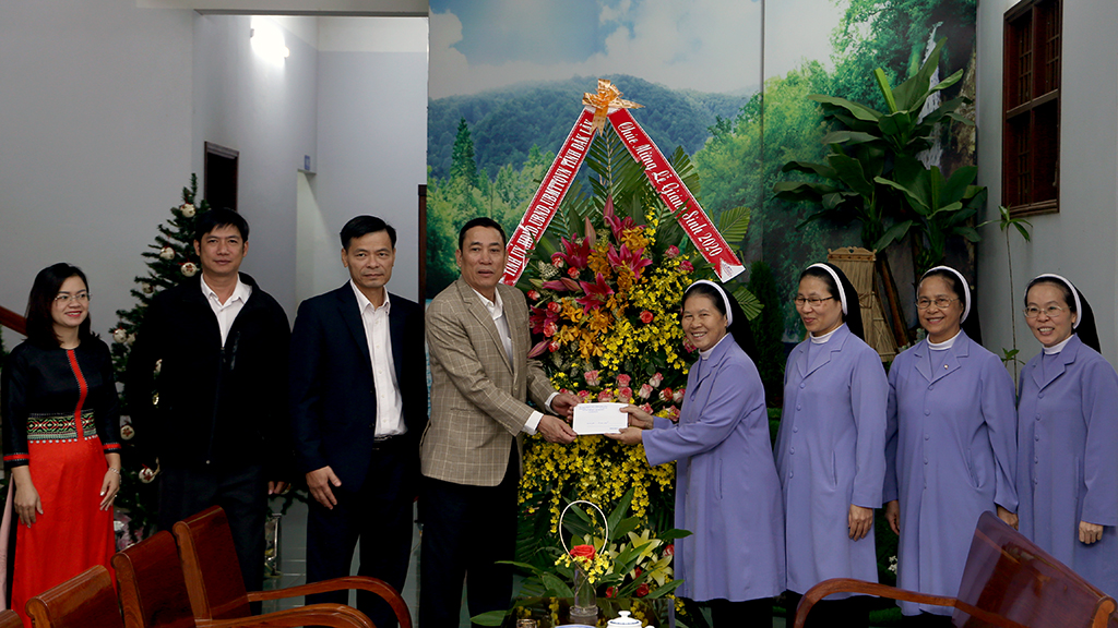 Lãnh đạo tỉnh thăm và chúc mừng các cơ sở tôn giáo nhân lễ Giáng sinh năm 2020