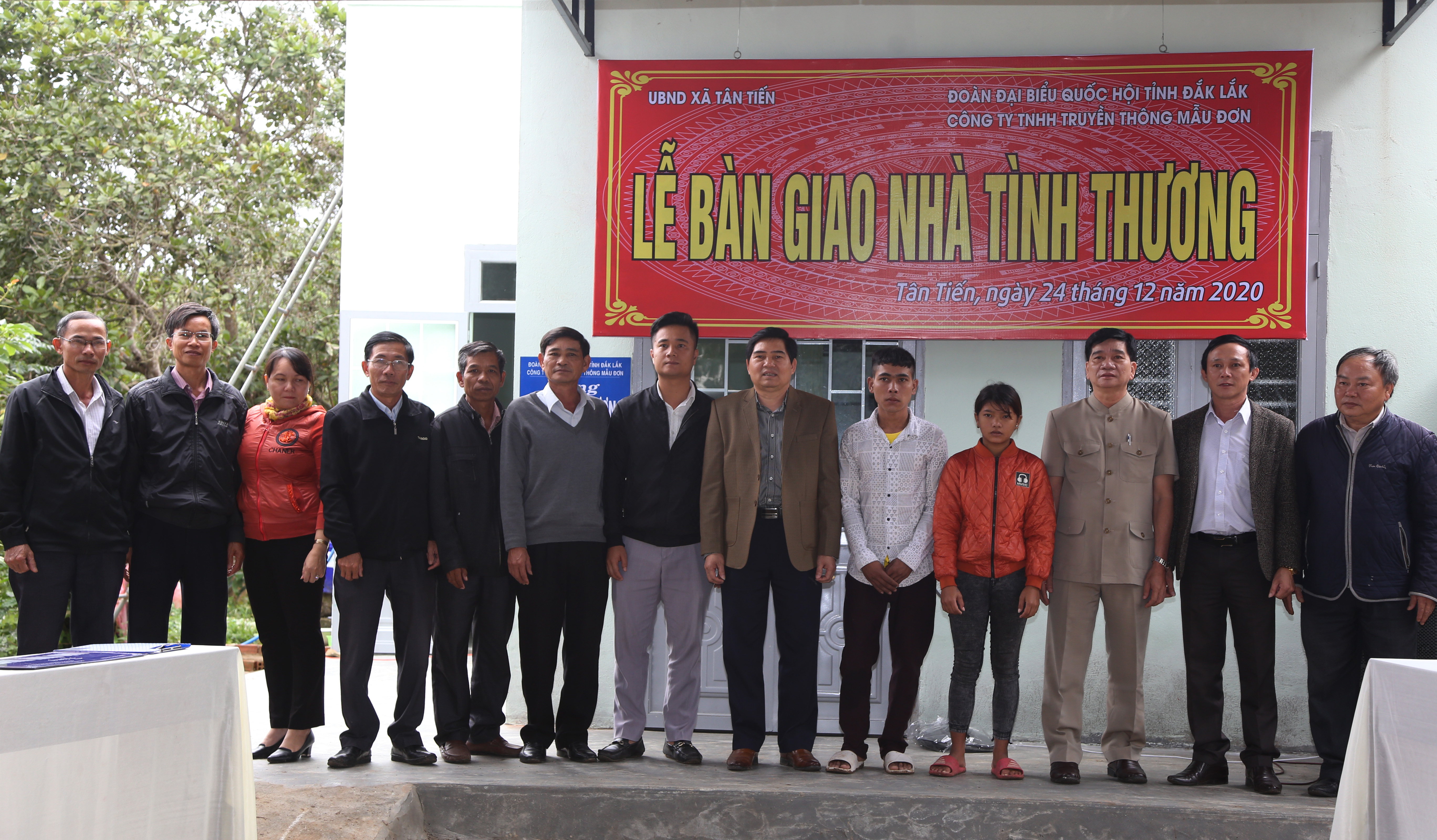 Bàn giao nhà Tình thương tặng hộ nghèo tại huyện Krông Pắc