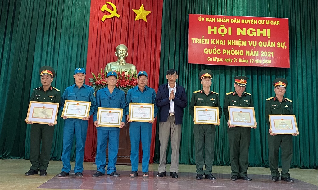 Huyện Cư M’gar triển khai nhiệm vụ quân sự quốc phòng năm 2021