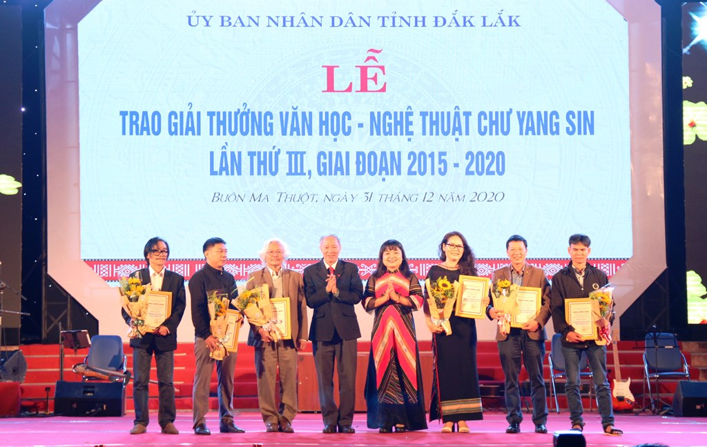 Trao Giải thưởng Văn học - Nghệ thuật Chư Yang Sin tỉnh lần thứ III, giai đoạn 2015 – 2020