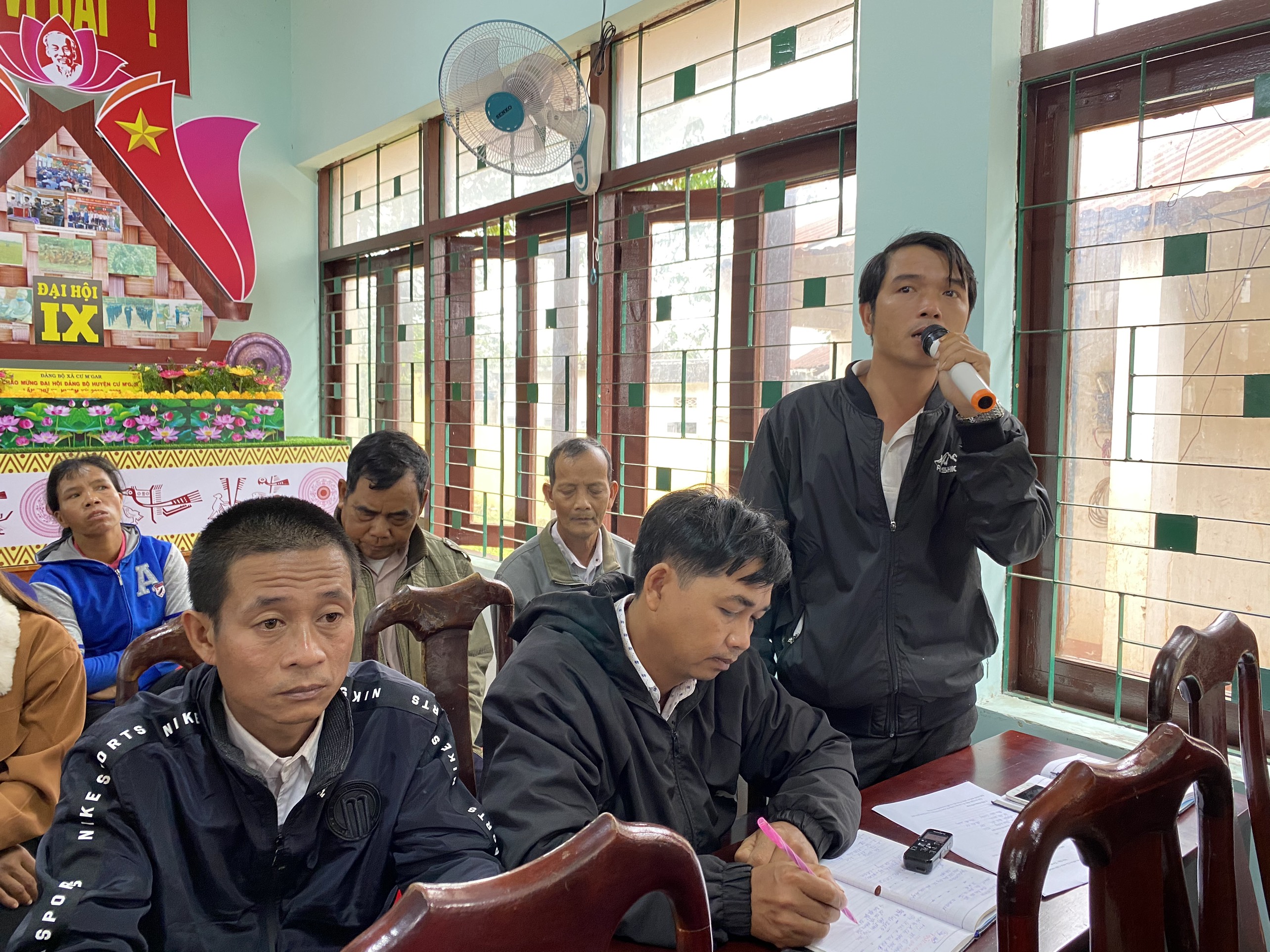 Đại biểu HĐND tỉnh tiếp xúc với cử tri xã Cư M’gar sau kỳ họp thứ 11, HĐND tỉnh khóa IX