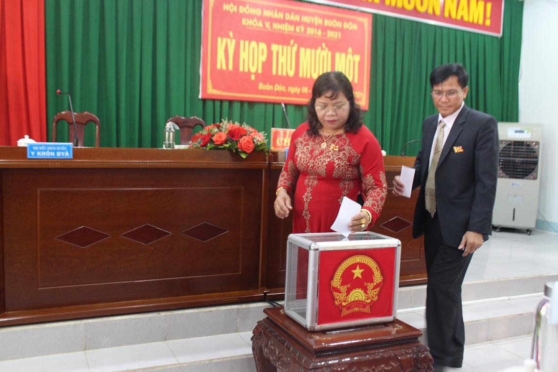Buôn Đôn tổ chức thành công kỳ họp HĐND huyện lần thứ 11 nhiệm kỳ 2016 – 2021