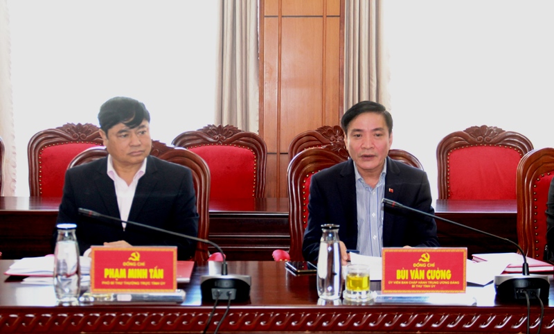 Thường trực Tỉnh ủy làm việc với Trường Đại học Quốc tế Hồng Bàng