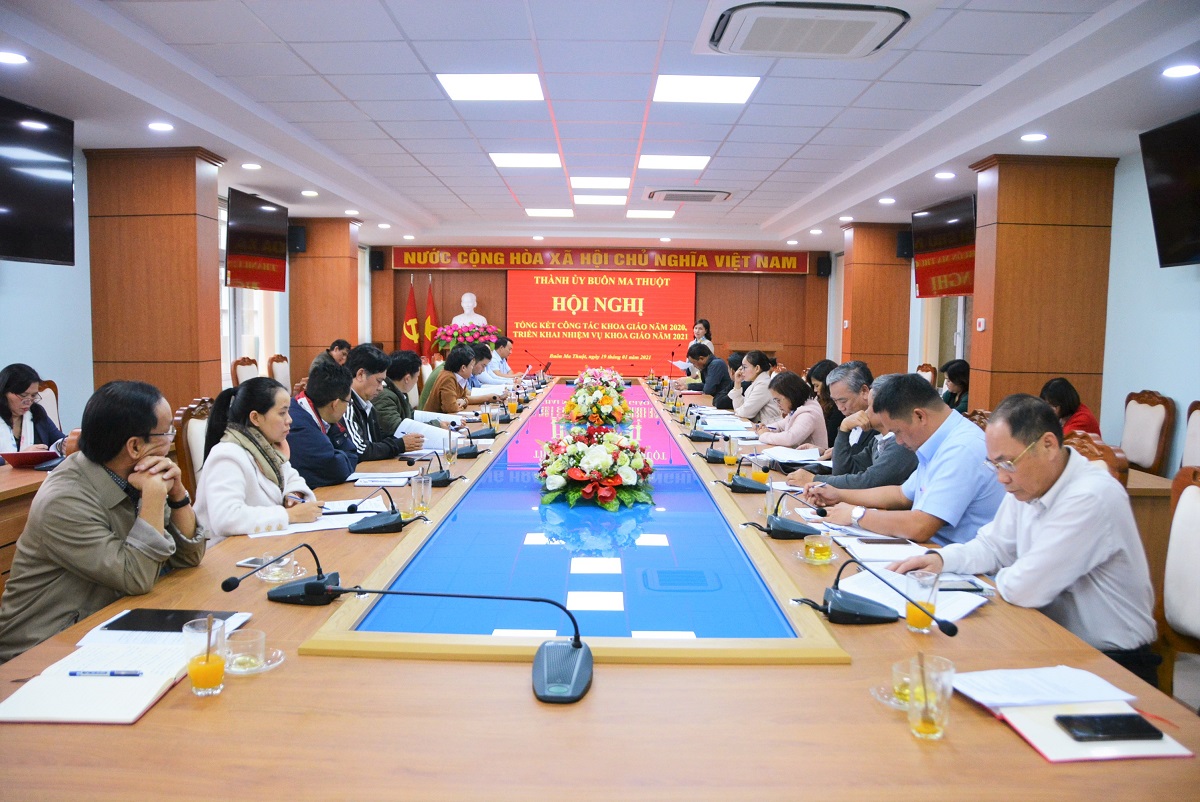 Thành ủy Buôn Ma Thuột triển khai công tác khoa giáo năm 2021