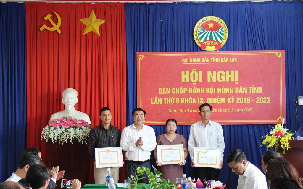 Hội Nông dân tỉnh tổng kết công tác Hội năm 2020 và triển khai nhiệm vụ năm 2021