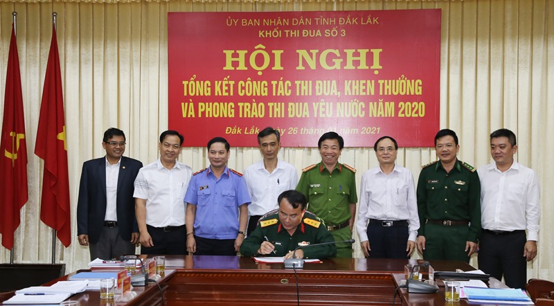 Khối thi đua số 3 - UBND tỉnh tổng kết phong trào Thi đua yêu nước năm 2020