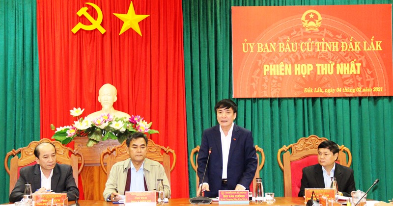 Ủy ban Bầu cử tỉnh họp phiên thứ Nhất