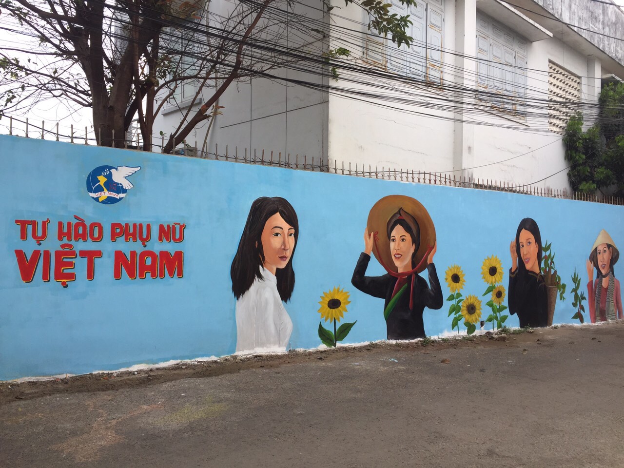 Hội LHPN thành phố Buôn Ma Thuột thực hiện “Phố Bích họa” chào mừng Đại hội phụ nữ các cấp Hội phụ nữ tỉnh Đắk Lắk