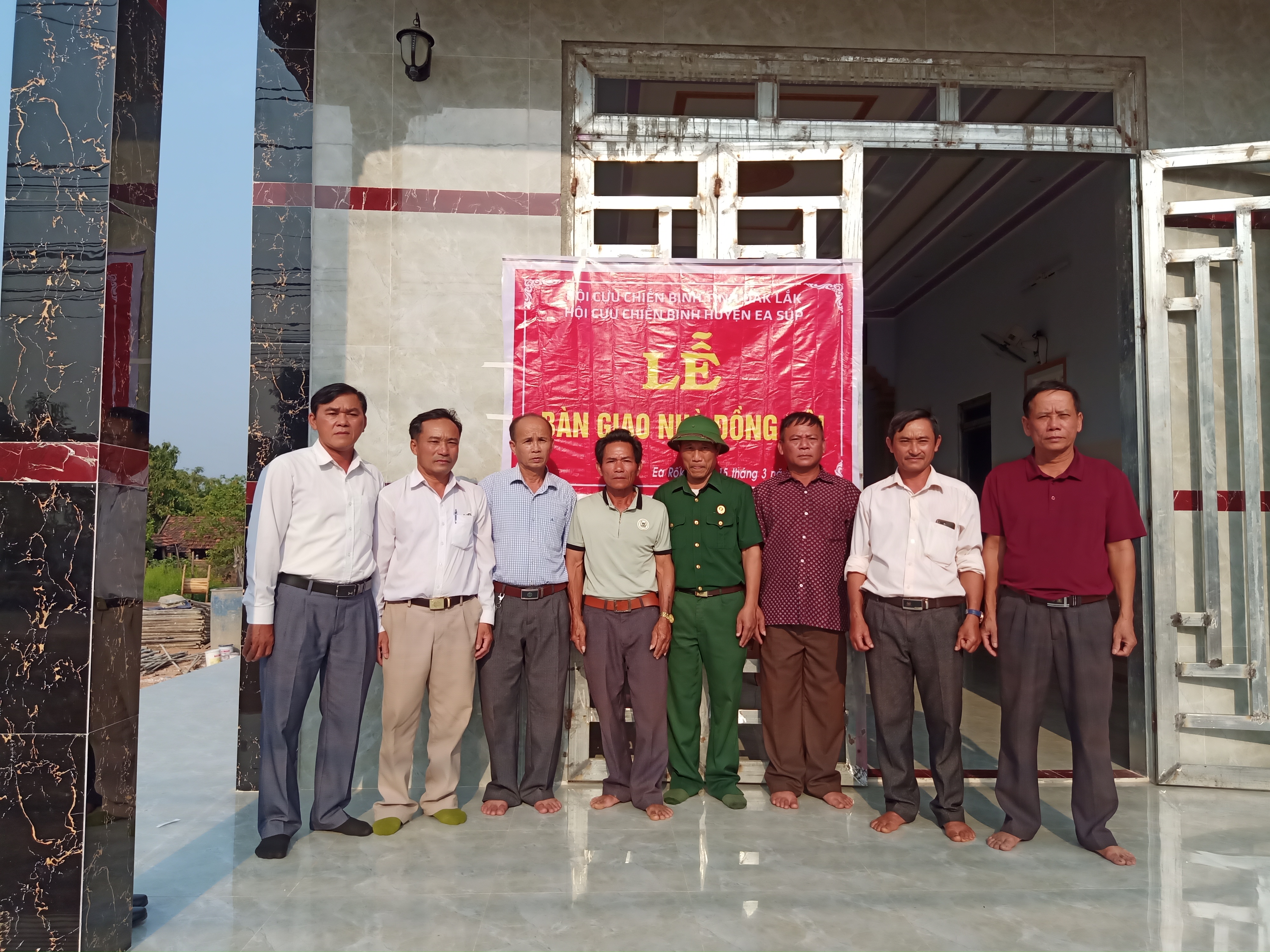 Hội Cựu chiến binh huyện Ea Súp bàn giao nhà đồng đội