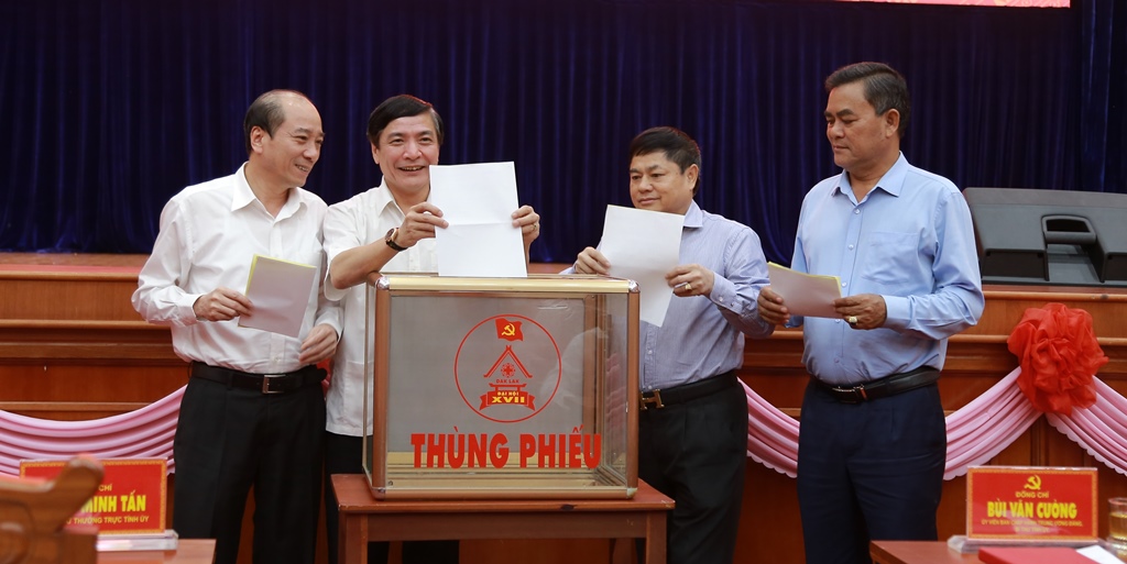 Hội nghị thực hiện quy trình giới thiệu nhân sự bầu bổ sung chức danh Phó Chủ tịch Thường trực HĐND tỉnh, nhiệm kỳ 2016 – 2021