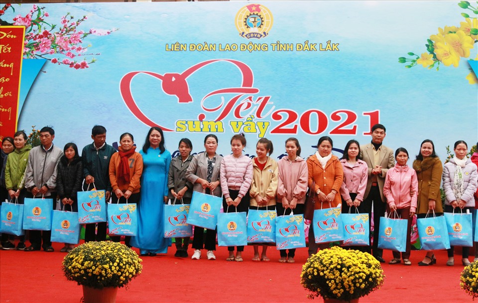 Tháng Công nhân 2021:  Đoàn kết - sáng tạo, vượt khó, phát triển