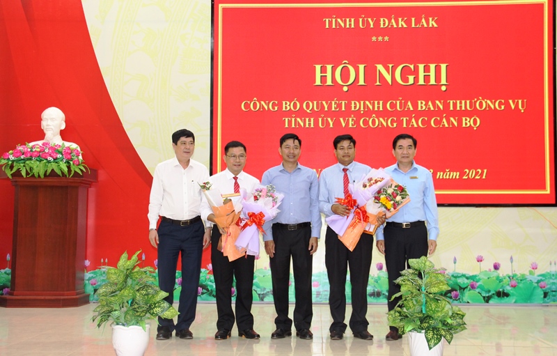 Công bố Quyết định của Ban Thường vụ Tỉnh ủy về công tác cán bộ