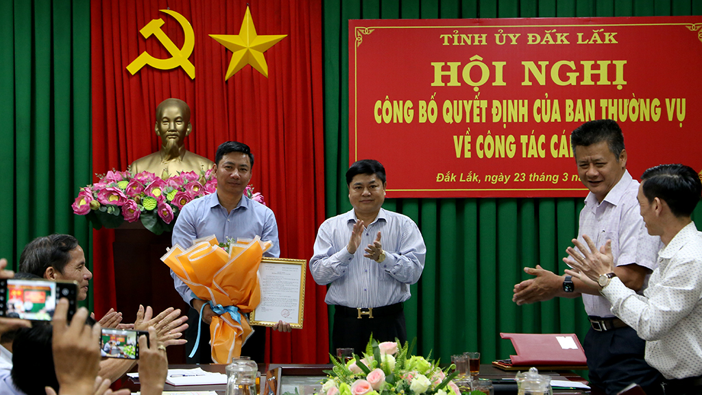 Công bố quyết định của Ban thường vụ Tỉnh ủy về công tác cán bộ