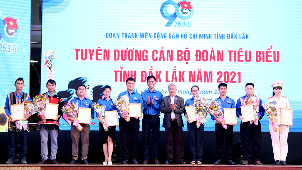 Gặp mặt hơn 300 cán bộ Đoàn qua các thời kỳ