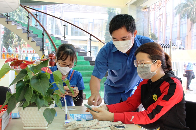 BHXH tỉnh phấn đấu hỗ trợ 400.000 người tham gia cài đặt và sử dụng ứng dụng VssID