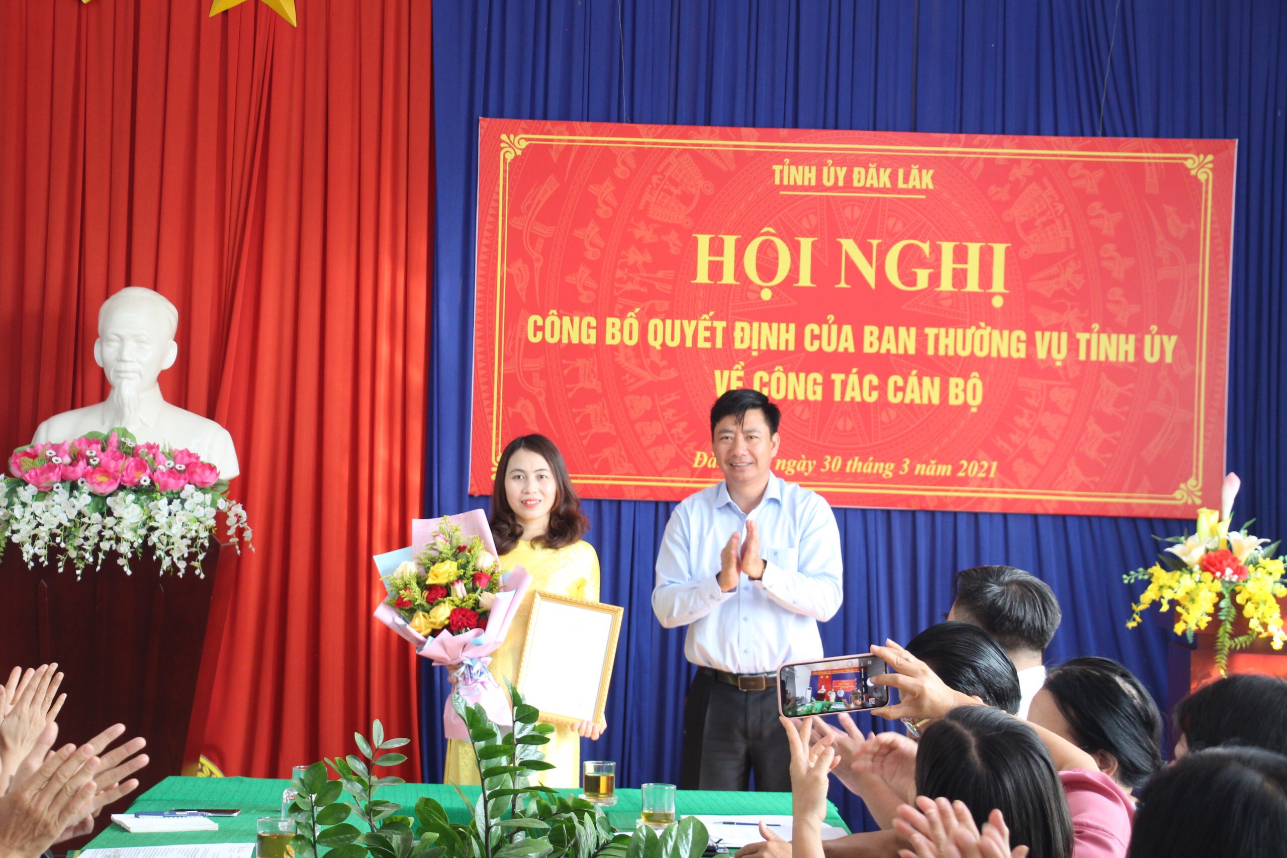 Công bố Quyết định của Ban Thường vụ Tỉnh ủy về công tác cán bộ