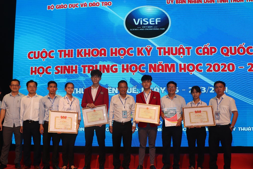 Học sinh Đắk Lắk đoạt giải Nhất Cuộc thi Khoa học Kỹ thuật cấp quốc gia học sinh trung học