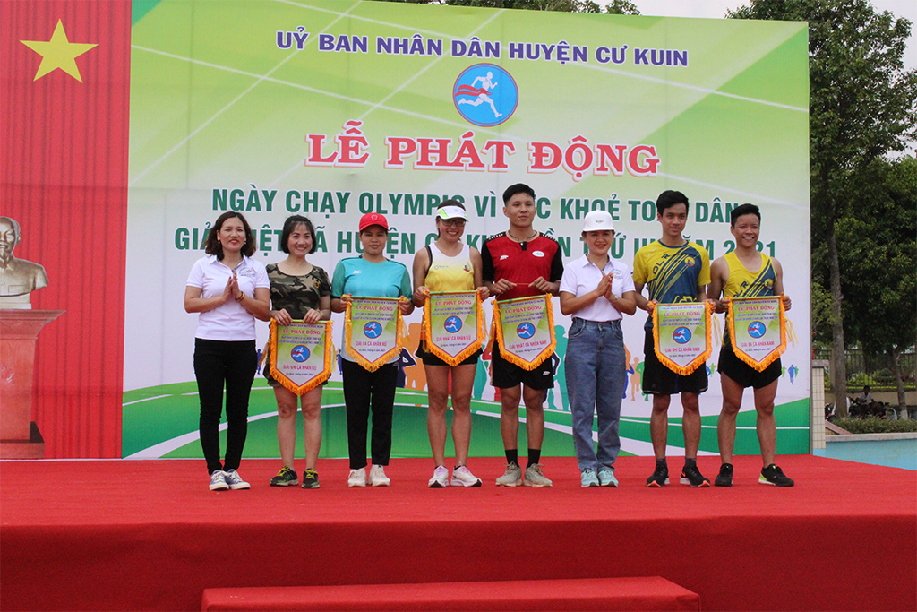 Huyện Cư Kuin: Hơn 1000 người hưởng ứng Ngày chạy Olympic vì sức khỏe toàn dân
