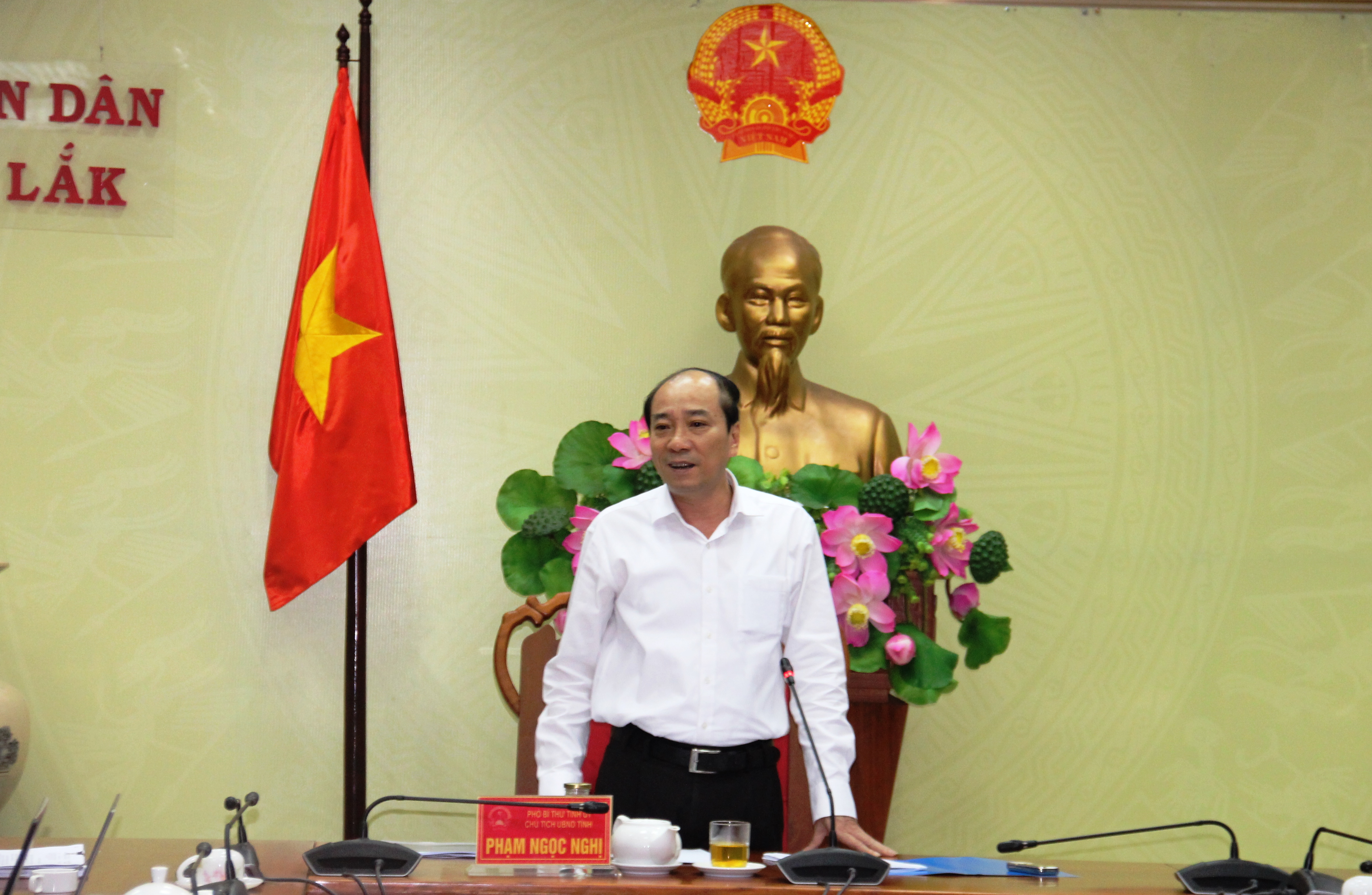 UBND tỉnh họp giải quyết khó khăn cho doanh nghiệp