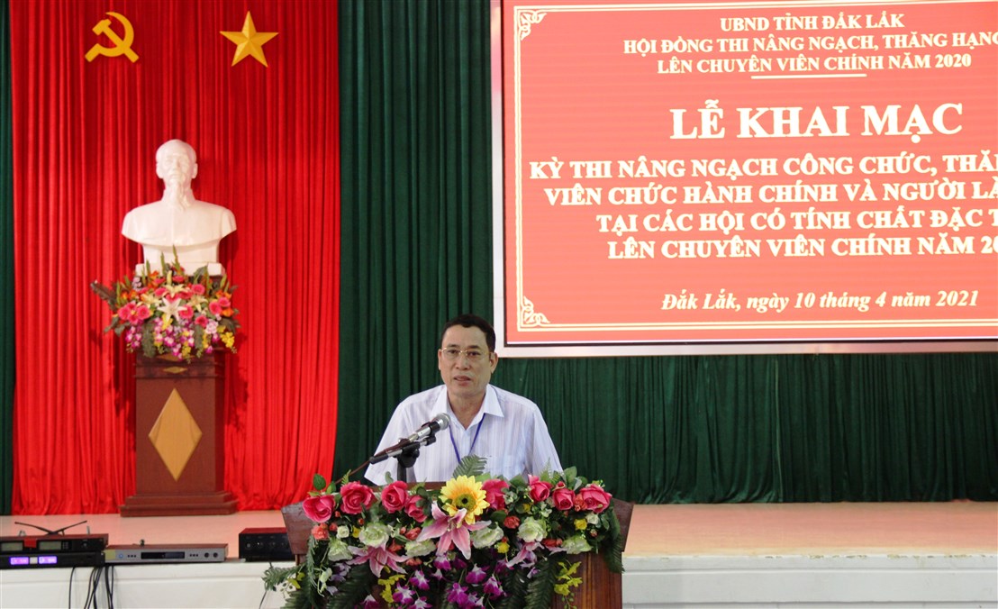 Khai mạc kỳ thi nâng ngạch chuyên viên lên chuyên viên chính