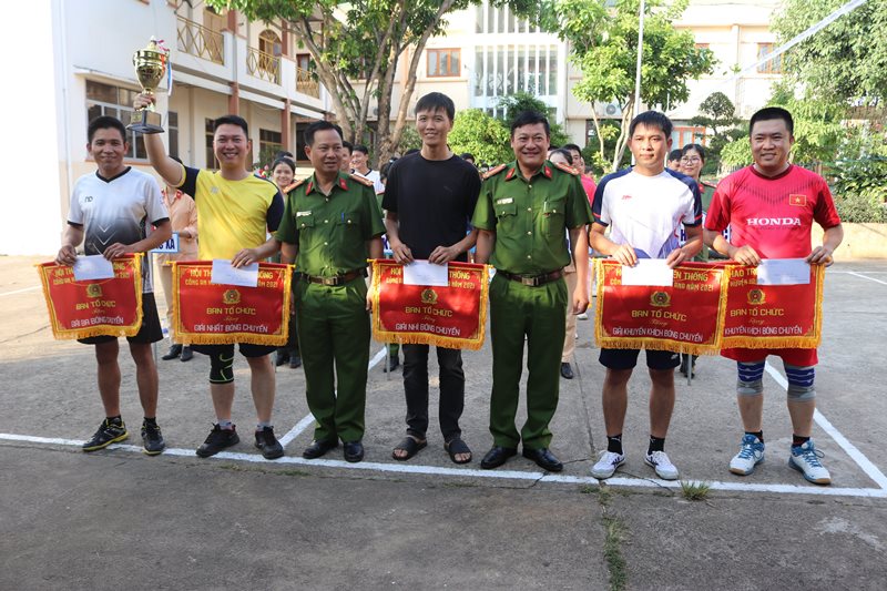 Hội thao truyền thống Công an huyện Krông Ana