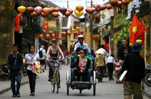 Tăng cường bảo vệ an ninh quốc gia, bảo đảm trật tự an toàn xã hội trong lĩnh vực du lịch trong tình hình mới