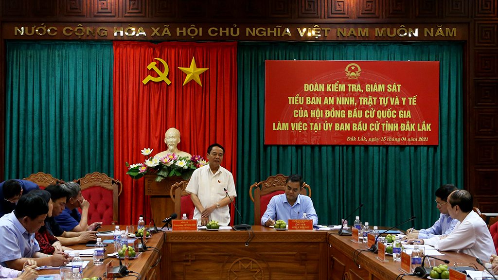 Đoàn Kiểm tra, giám sát của Hội đồng bầu cử Quốc gia làm việc tại Đắk Lắk