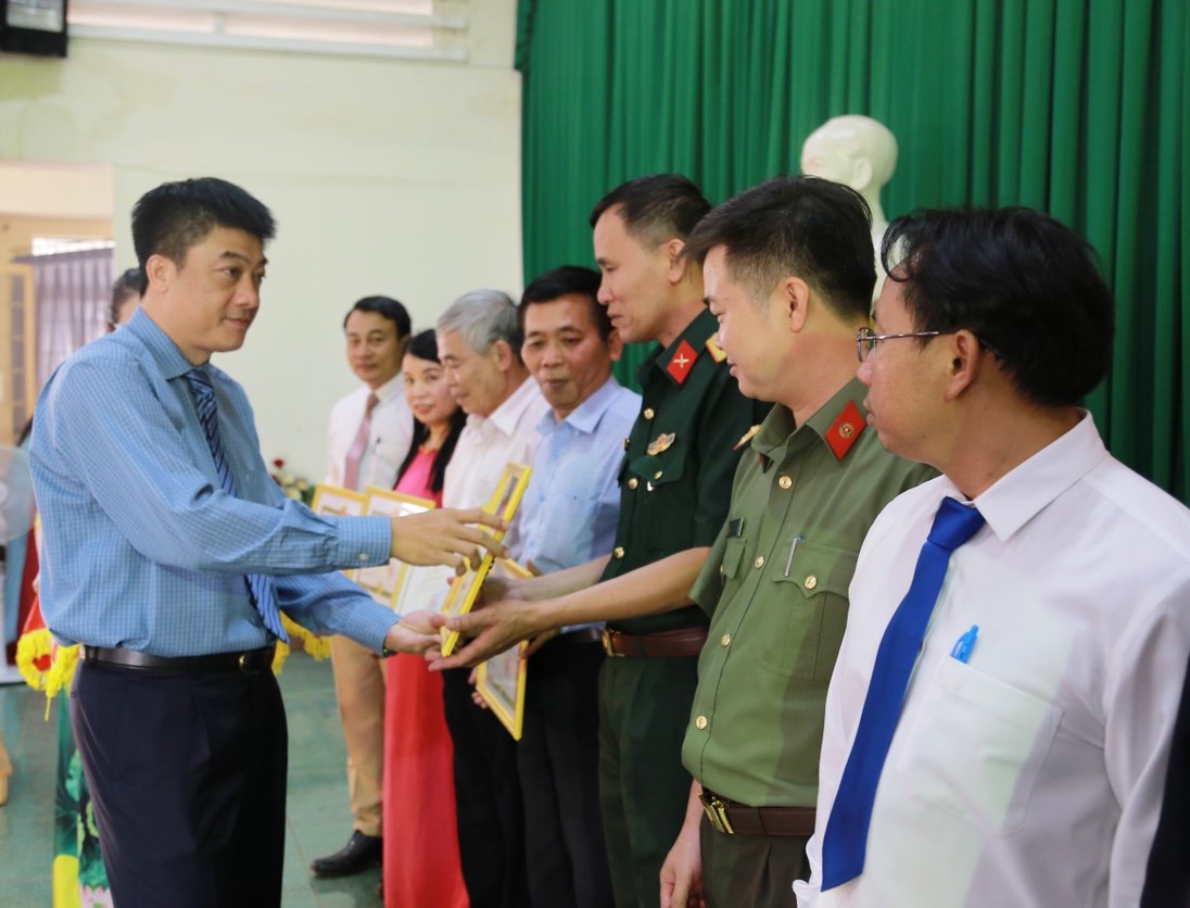 Thành ủy Buôn Ma Thuột sơ kết 5 năm thực hiện Chỉ thị 05