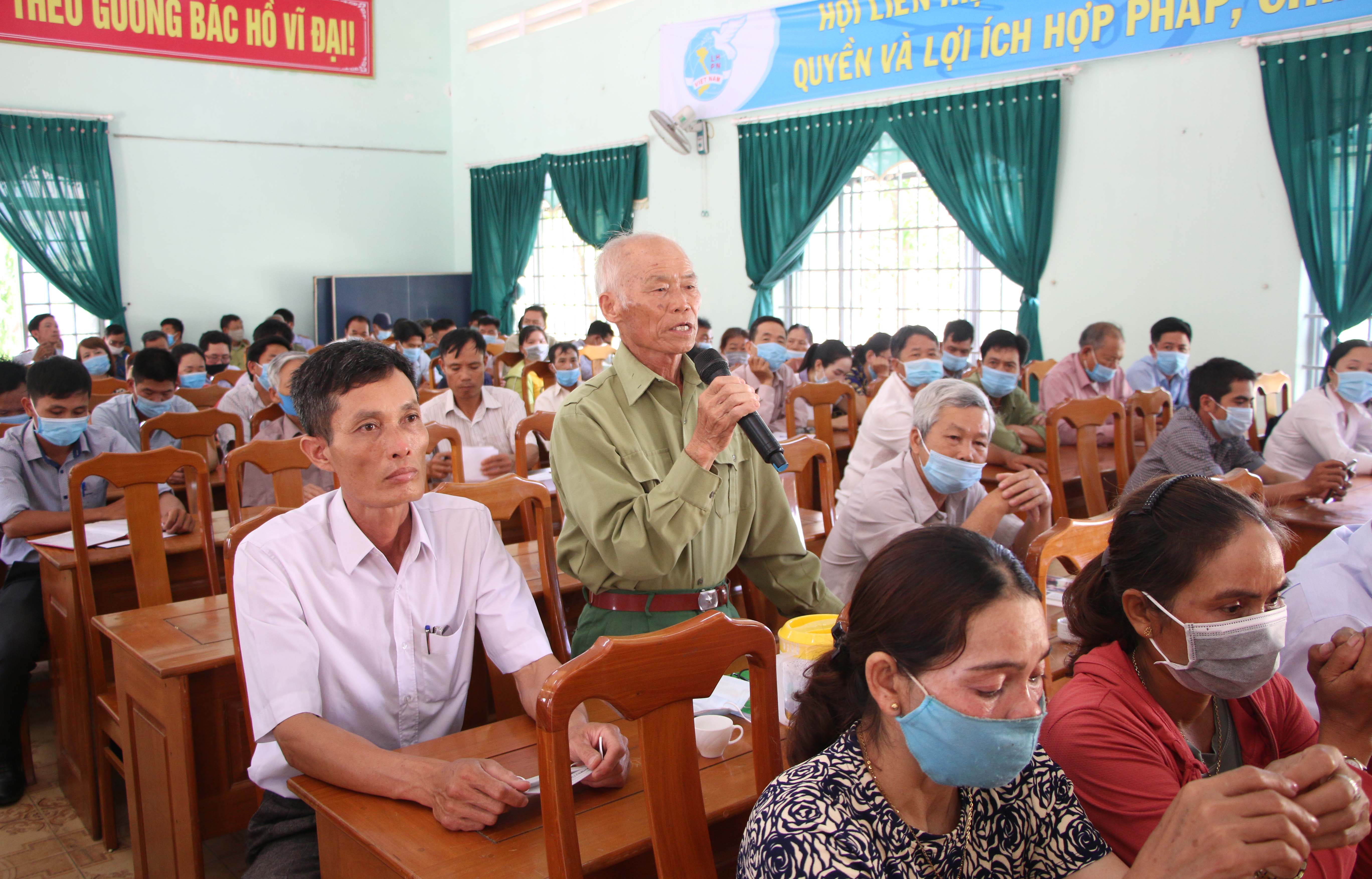 Tiếp xúc giữa cử tri huyện Ea Kar với người ứng cử đại biểu HĐND tỉnh nhiệm kỳ 2021 - 2026