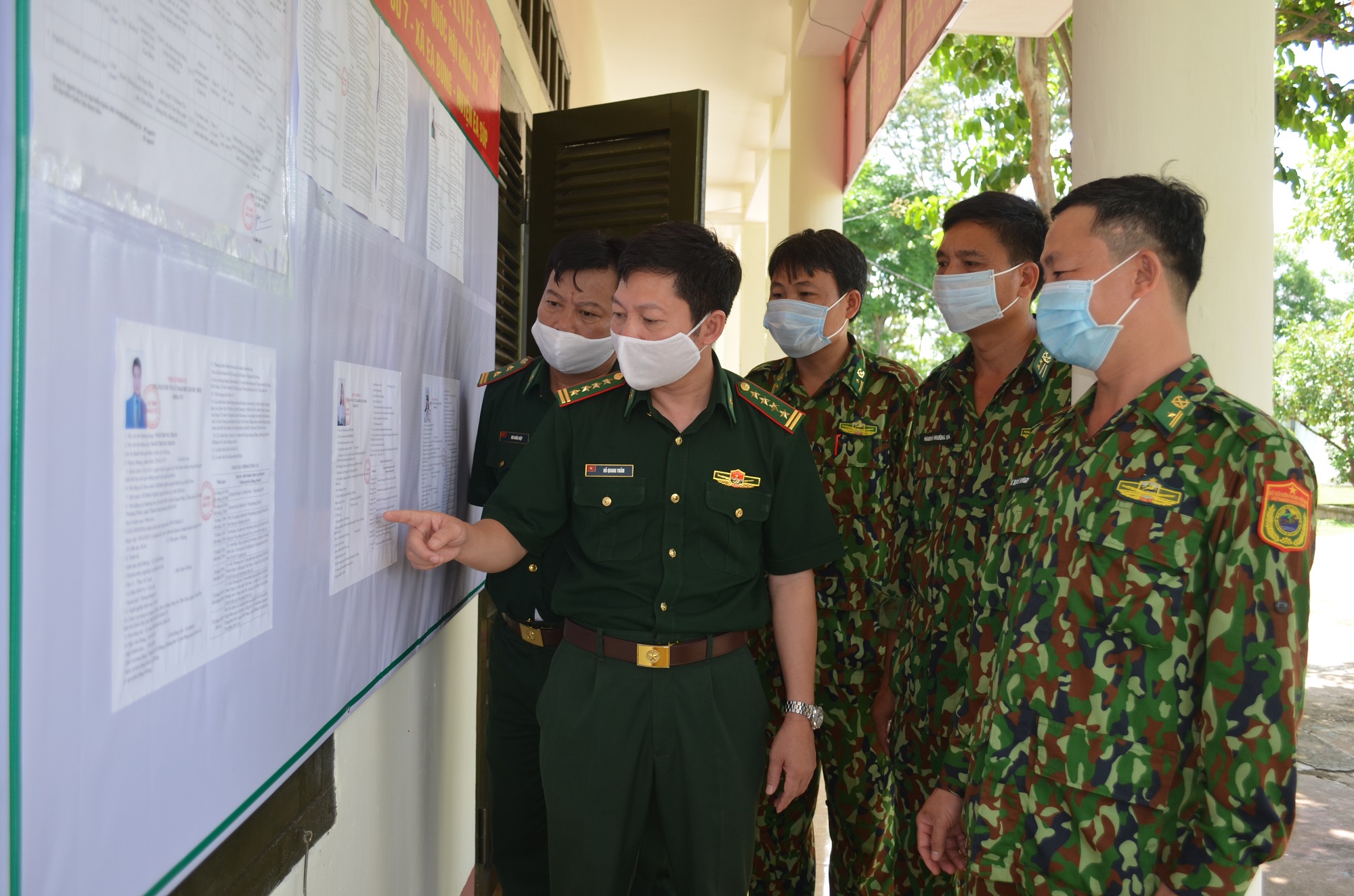 Kiểm tra công tác chuẩn bị bầu cử sớm tại các Đồn và Tiểu đoàn Biên phòng