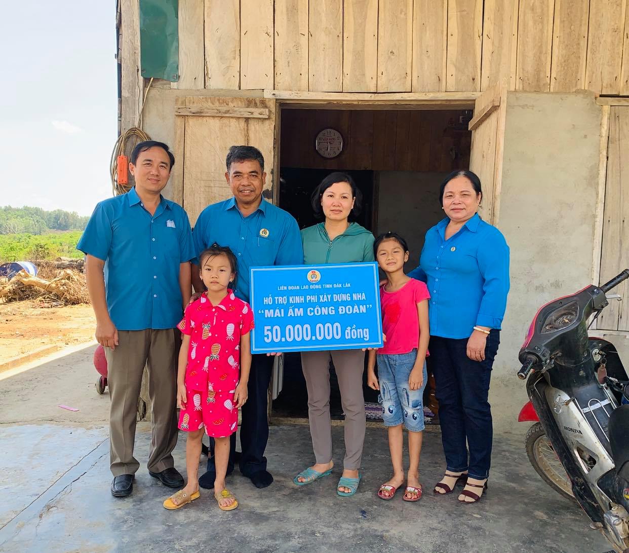 Nhiều hoạt động thiết thực và ý nghĩa trong Tháng công nhân năm 2021