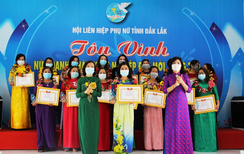 Tôn vinh nữ doanh nhân khởi nghiệp đổi mới sáng tạo năm 2021