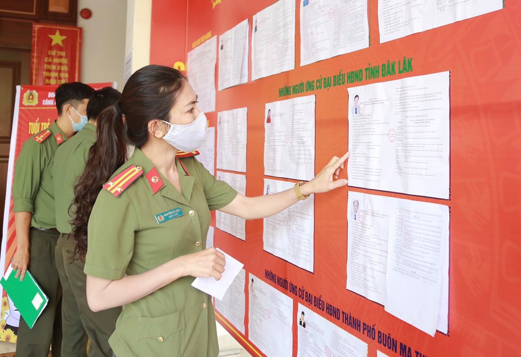 Lực lượng Công an tỉnh bỏ phiếu sớm nhằm tăng cường bảo vệ công tác bầu cử