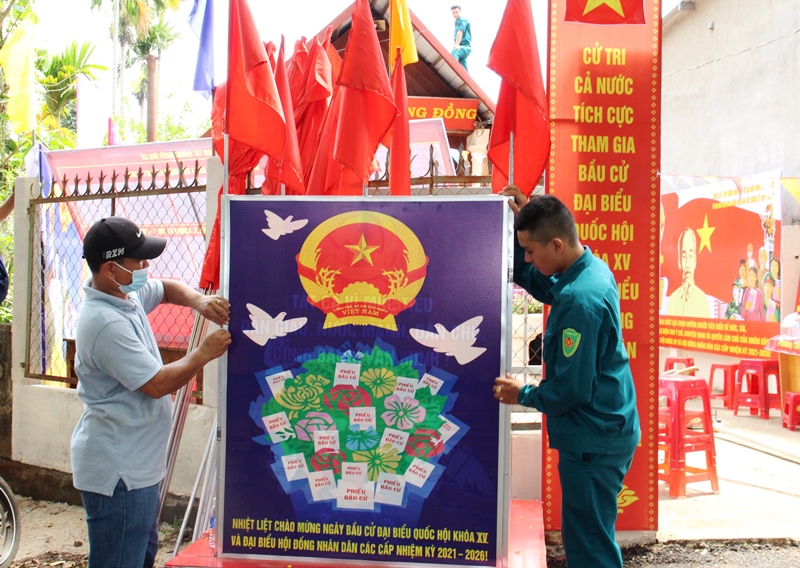 Phóng sự ảnh: Thành phố Buôn Ma Thuột rực rỡ cờ hoa chào mừng ngày hội lớn