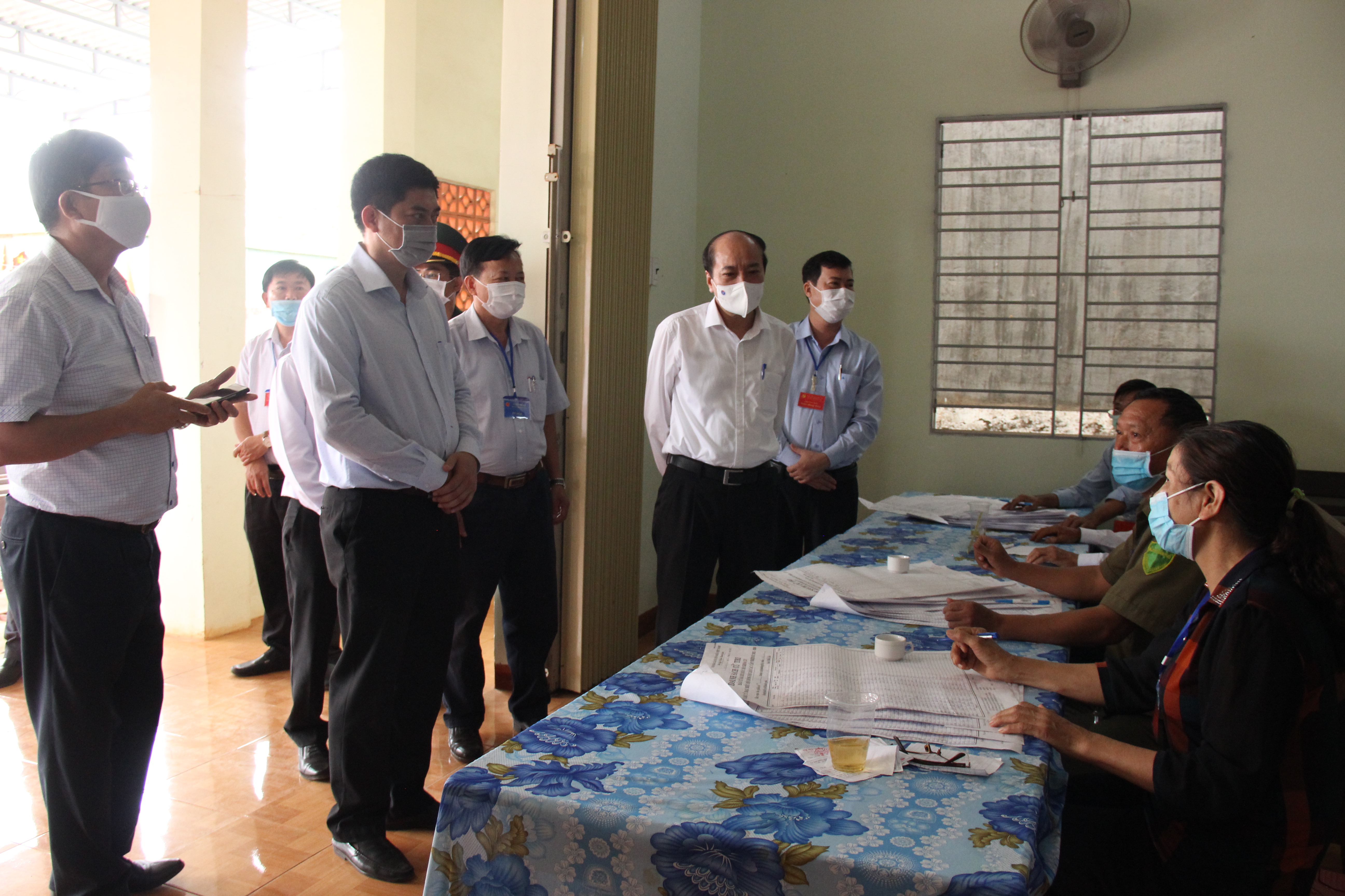 Chủ tịch UBND tỉnh Phạm Ngọc Nghị kiểm tra công tác tổ chức bầu cử tại huyện Krông Pắc