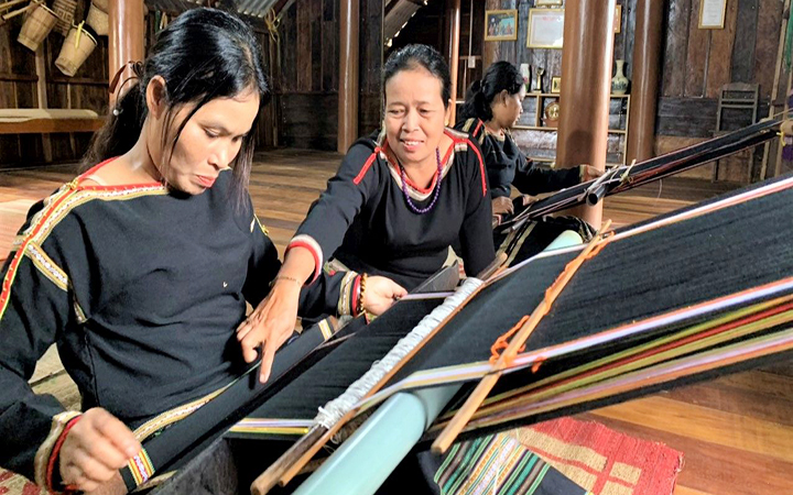 Nỗ lực giúp người lao động dân tộc thiểu số tìm việc làm