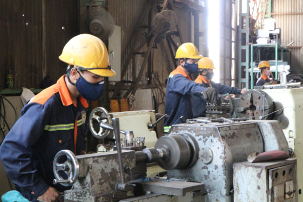 Thủ tướng chỉ đạo khẩn về phòng chống dịch Covid-19 tại hơn 300 khu công nghiệp