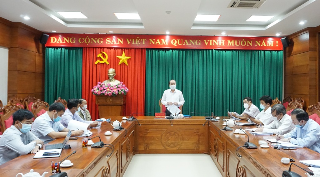 Xem xét, giải quyết một số nội dung liên quan đến các dự án đầu tư trên địa bàn