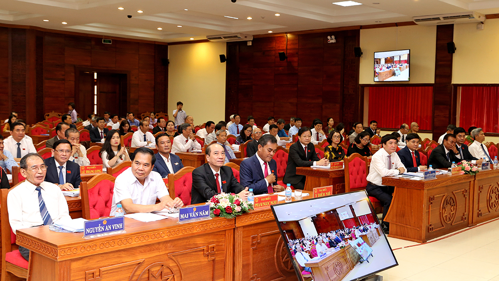 Dak Lak People’s Council opens session to summarize operations in 2016-2021 tenure