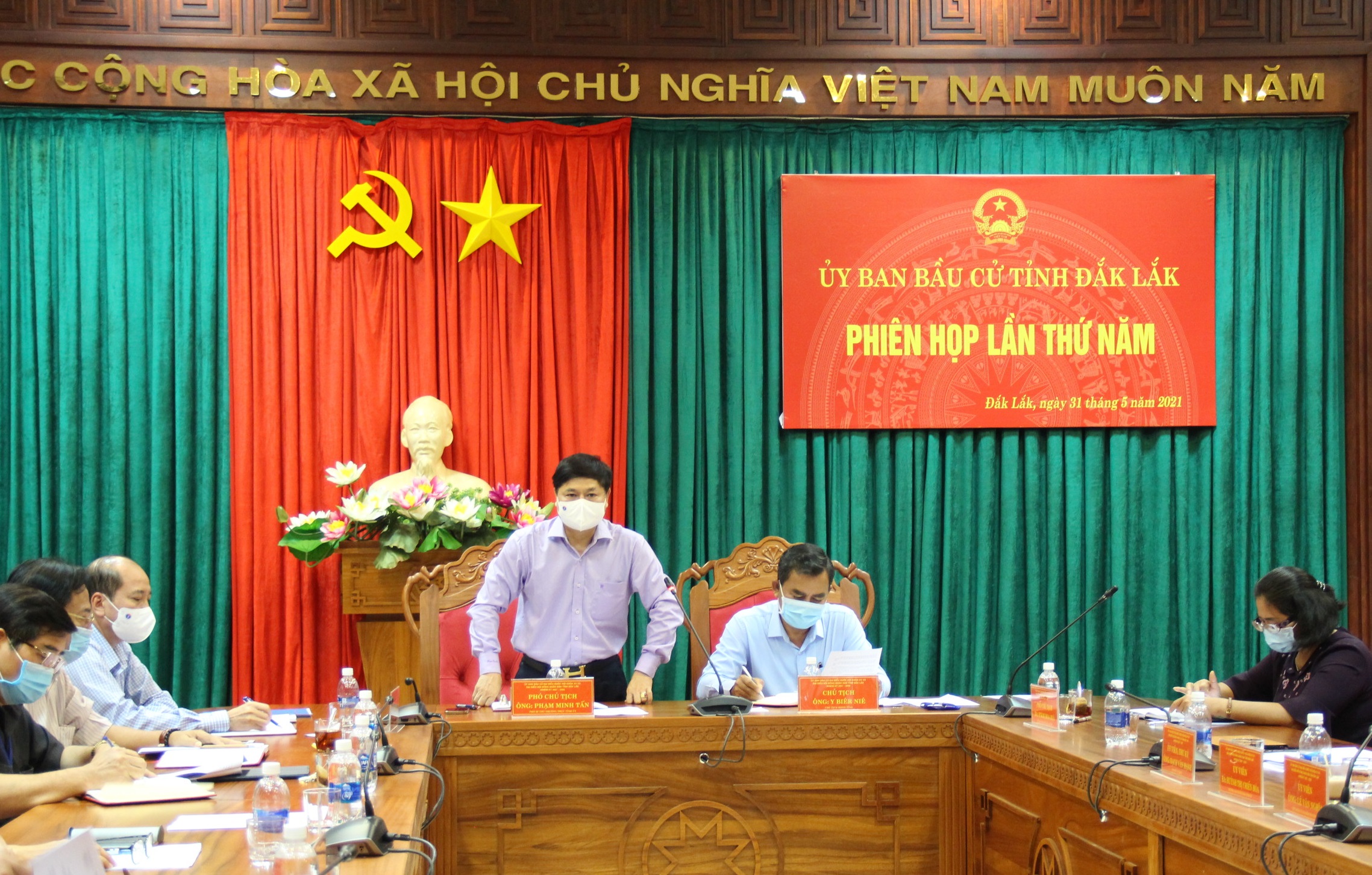 Ủy ban Bầu cử tỉnh Đắk Lắk họp phiên thứ 5