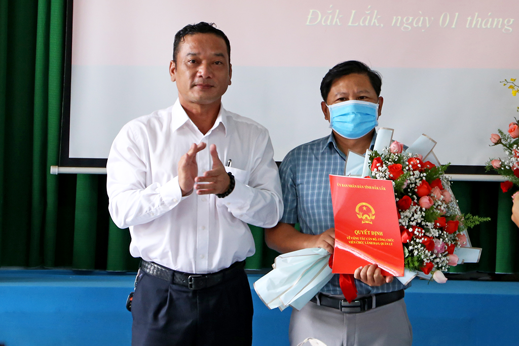 Công bố và trao quyết định bổ nhiệm chức danh Phó Giám đốc Sở Tài nguyên và Môi trường