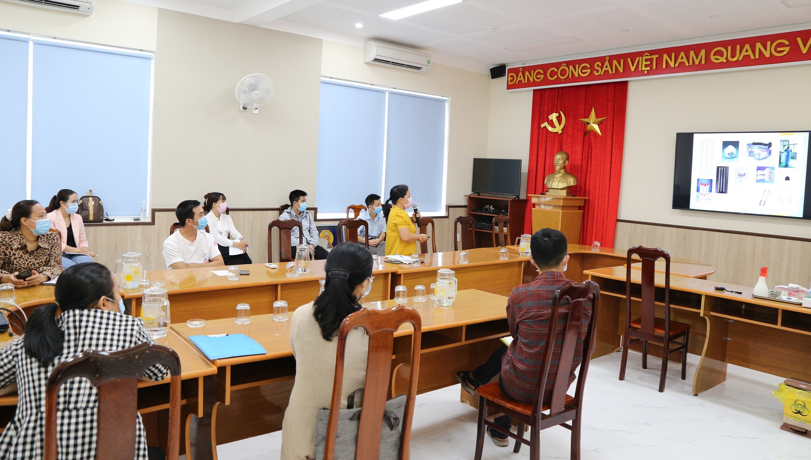 Tập huấn trực tuyến về lấy mẫu, bảo quản, vận chuyển mẫu và xét nghiệm nhanh kháng nguyên vi rút SARS-CoV-2