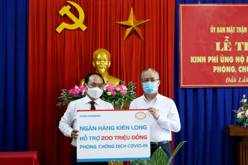 Trên 06 tỷ đồng ủng hộ mua vắc xin, trang thiết bị phòng, chống dịch Covid-19